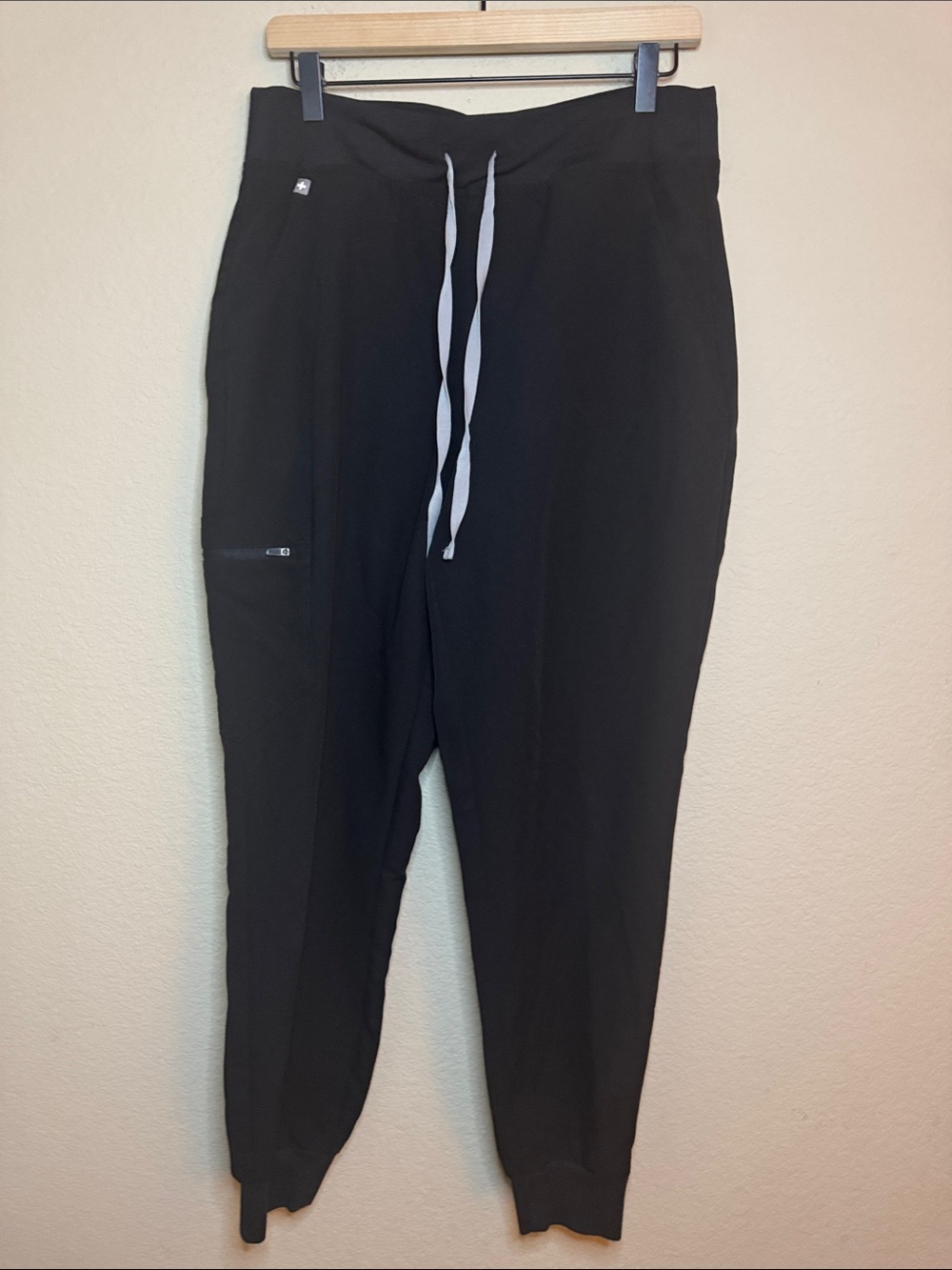 FIGS Zamora Black Joggers Size Large